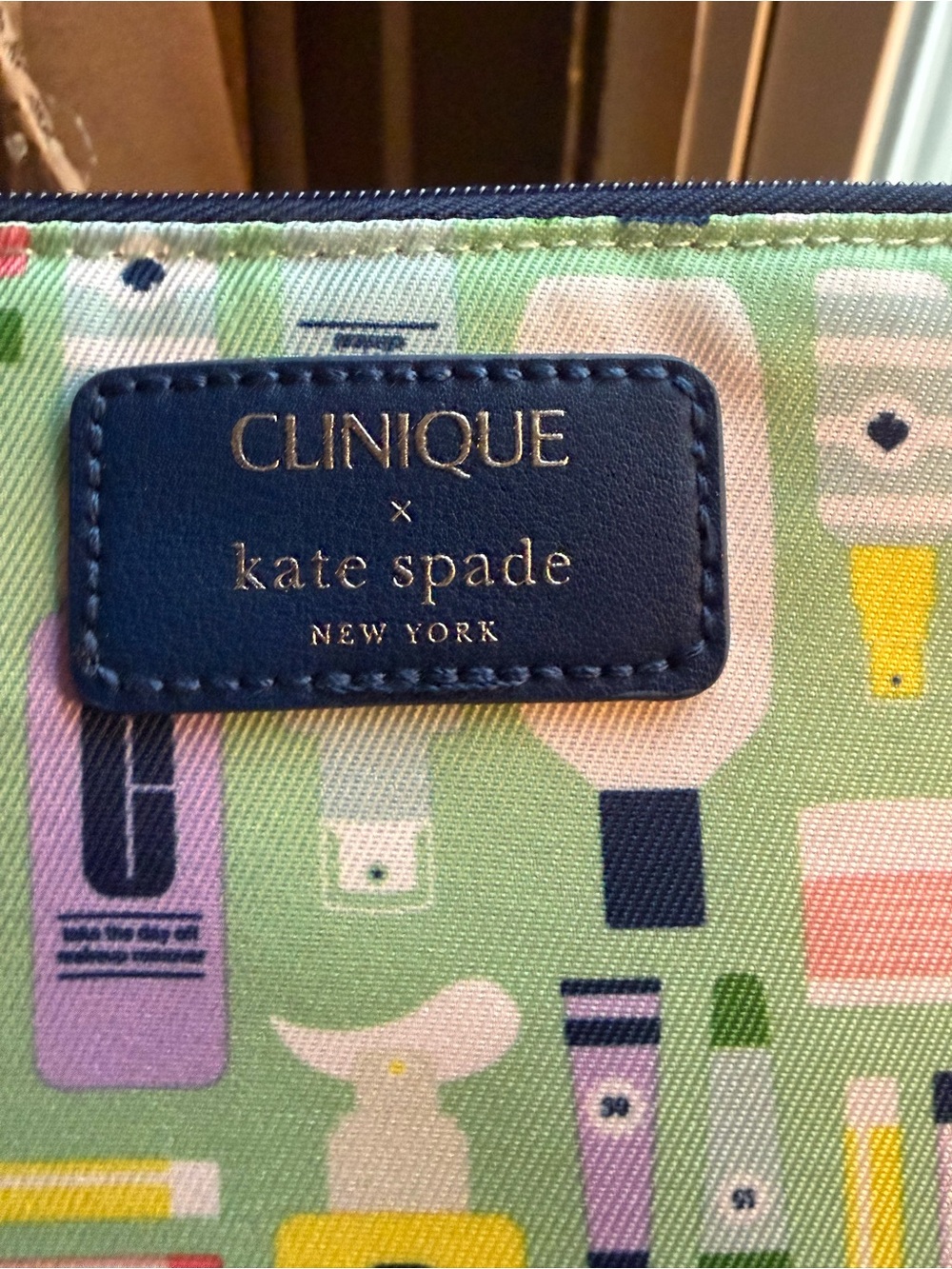Clinique x Kate Spade Cosmetic Pouch - Pastel Green - Picture 2 of 4